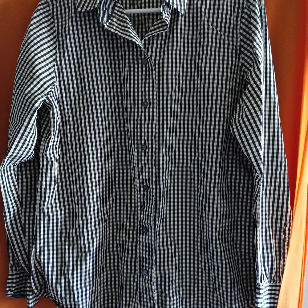 Liz Claiborne Black and White Checkered Button Down Shirt